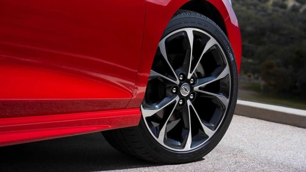 Roda do Chevrolet Cruze Sport6 RS com desenho exclusivo