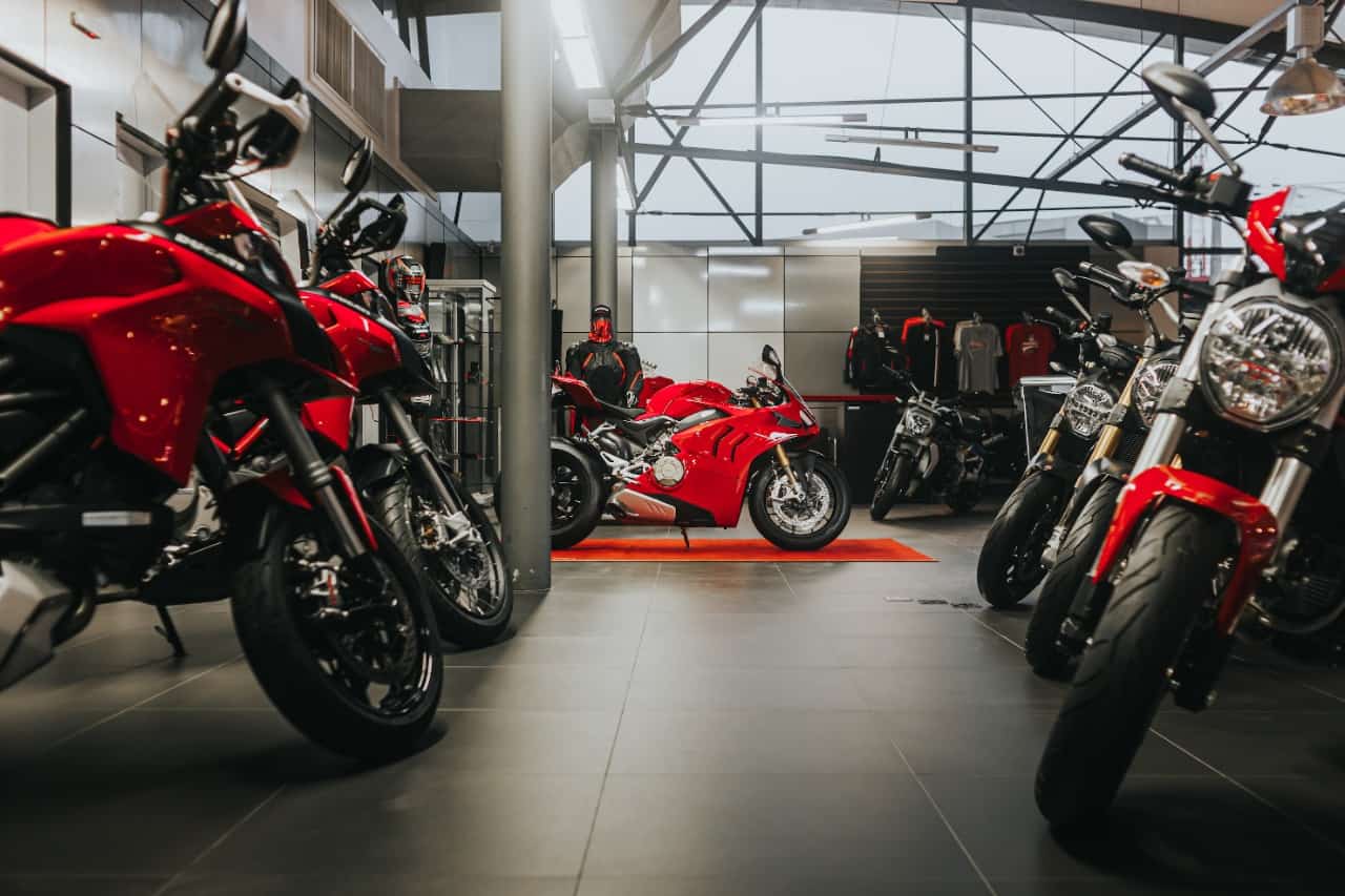 Ducati Curitiba inaugura nova loja conceito com a Audi