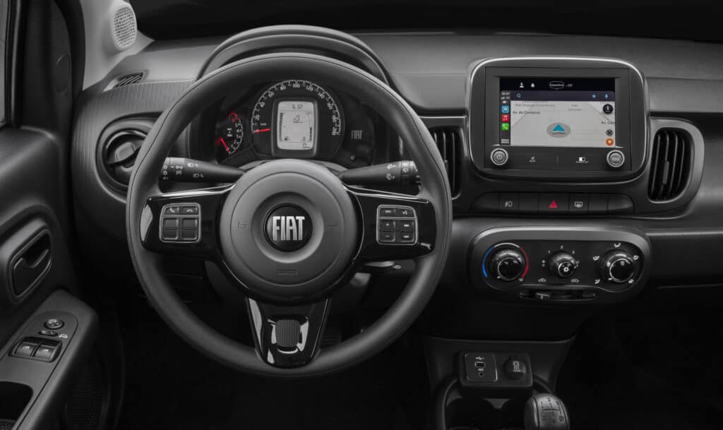 Interior do Fiat Mobi Trekking 2023