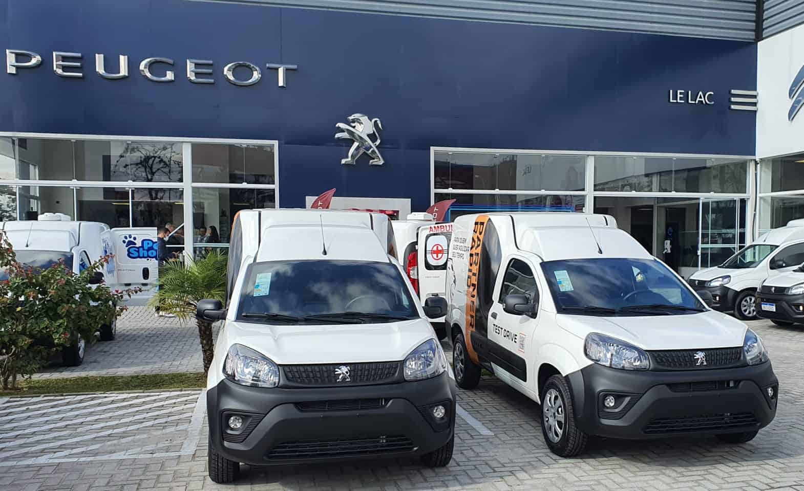 Peugeot Partner Rapid na concessionária Le Lac Curitiba