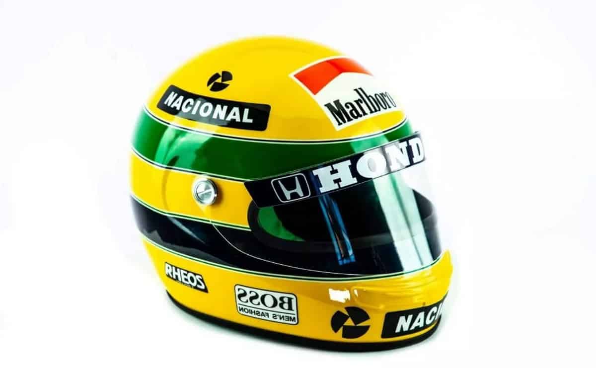 Feijoada dos Amigos do HC leiloa réplica de capacete histórico de Senna