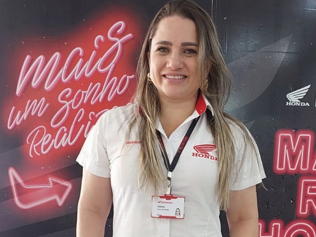 Fabiana Magalhães, coordenadora de Pós-Venda da Blokton Paranavaí