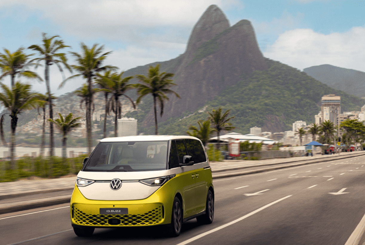 Volkswagen ID.Buzz, a Kombi elétrica, pelas ruas do Rio de Janeiro
