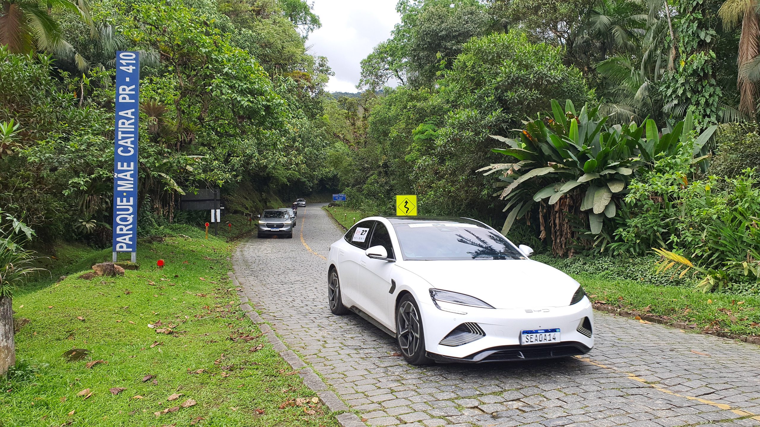 1º Rally de Carros Elétricos leva silêncio e preservação à Estrada da Graciosa