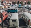 Volksfest 2025 agita Curitiba com carros clássicos e rock