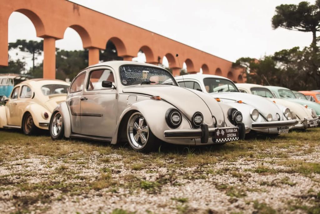 Fuscas em exposição no Boques Italiano, em Santa Felicidade.