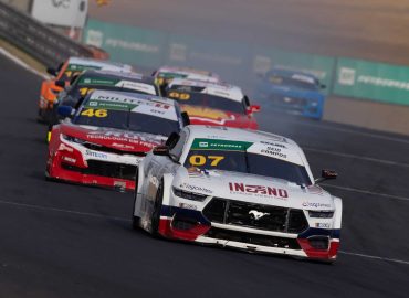 Final da NASCAR Brasil leva pilotos e motores ao limite em Interlagos