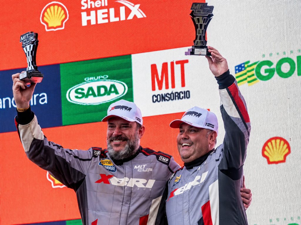 Marcelo Maronezi (esq) e Perci Hultmann levam a XBRI Pneus ao desafio do Sertões Series Paraná.